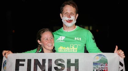 Henning Olsrud tras la competencia en la que fue asistido por el argentino.