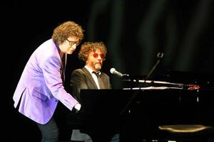 Un audio adulterado por Inteligencia Artificial reconvirtió un tema de Fito Páez con la voz de Charly García