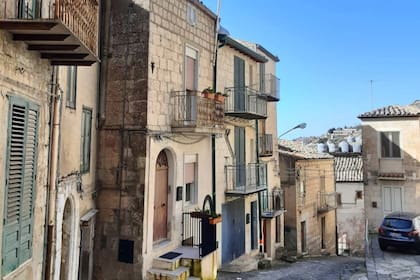 Un australiano adquirió una casa en la localidad de Mussomeli luego de cruzarse con la campaña "Casa por 1 euro", cuya finalidad es alentar a los extranjeros para repoblar la zona