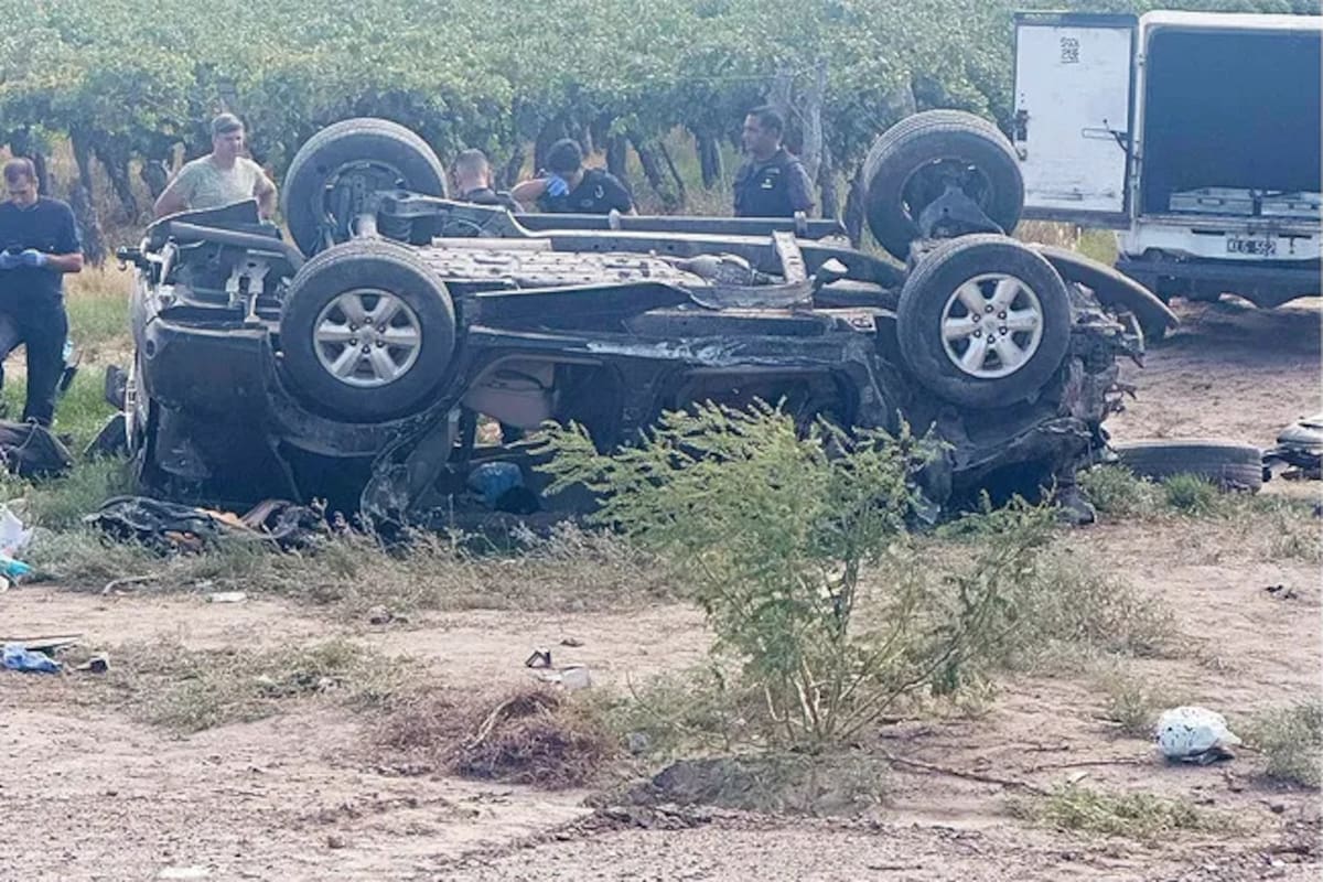 Un auto chocó contra un guardarraíl y murieron tres personas