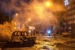 Una salva de bombas planeadoras rusas deja un muerto y decenas de heridos en el sur de Ucrania