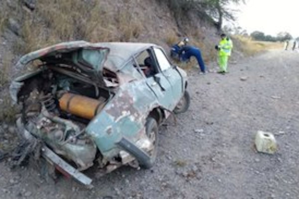 Un automóvil VW Suran colisionó a un Renault 12 cerca de la Lumbreras