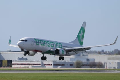 Un avión Boeing 737-800 de Transavia, la aerolínea de bajo costo del grupo Air France-KLM (Thomas Samson/ AFP)