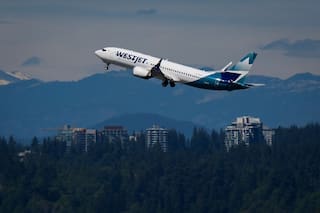 Auxiliares de vuelo de WestJet en Canadá inician una huelga por salarios