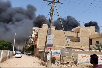 Un avión con más de 100 pasajeros a bordo se estrelló en Paquistán