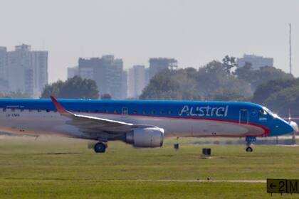 Un avión de Austral aterrizó de emergencia en Mar del Plata