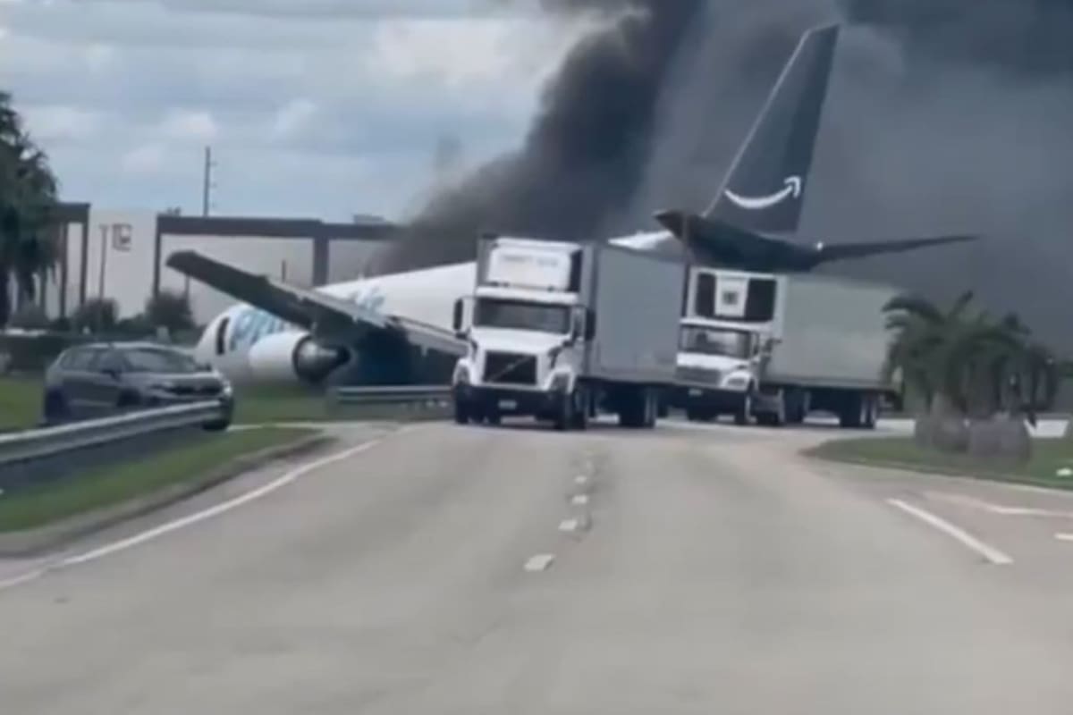 Un avión de carga de Amazon se despistó en las inmediaciones del Aeropuerto Internacional de Miami
