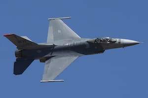 Un avión de combate F16