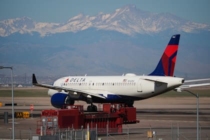 Un avión de Delta Air Lines que cubría la ruta entre Barcelona, España, y Boston, Estados Unidos, realizó un aterrizaje de emergencia el domingo en el norte de Portugal