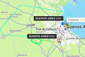 Un avión de Flybondi aterrizó de emergencia en Ezeiza