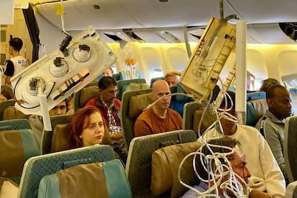Un avión de Singapore Airlines tras sufrir un episodio con fuertes turbulencias