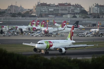 Un avión de TAP en el aeropuerto de Lisboa