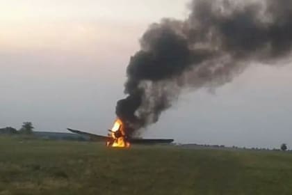 Un avión hidrante se prendió fuego en Corrientes.