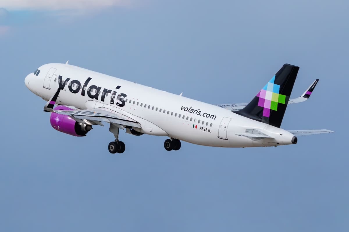 Un avión que pertenece a la flota de la compañía aérea mexicana Volaris