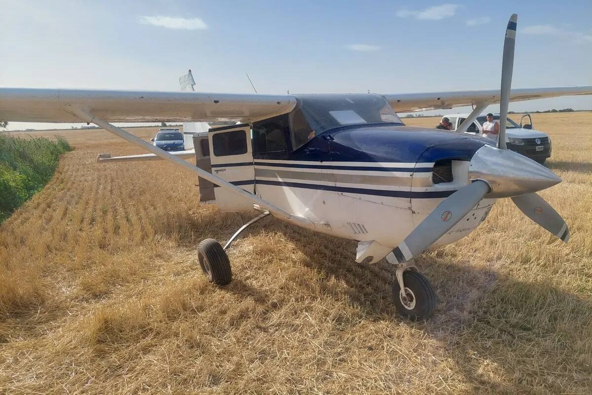 Un avión turbohélice con matrícula boliviana abandonado en Santa Fe