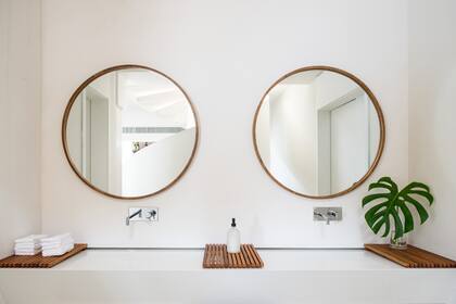 Un baño de habitación