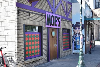 Un bar en Texas decidió convertirse en la clásica cantina de Los Simpson.