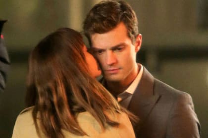 Un besito para Christian. Otra postal de la filmación de la esperada película