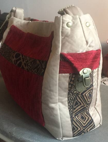 Un bolsillo exclusivo para el celular evita perdidas de tiempo ante las llamadas