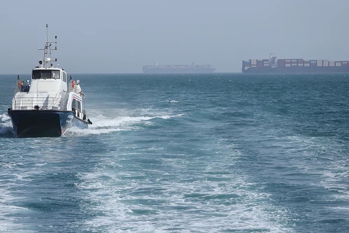 Um míssil atingiu um petroleiro na costa de Omã: pelo menos uma pessoa morreu e duas pessoas estão desaparecidas
