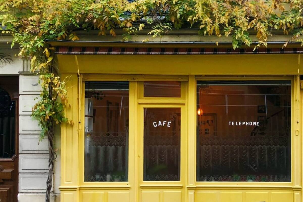 Un café parisimo que cerró sus puertas en 1902 ahora fue restaurado manteniendo su tradicional identidad. Ahora, está listo para volver a tener visitantes, e incluso para convertirse en una confortable vivienda