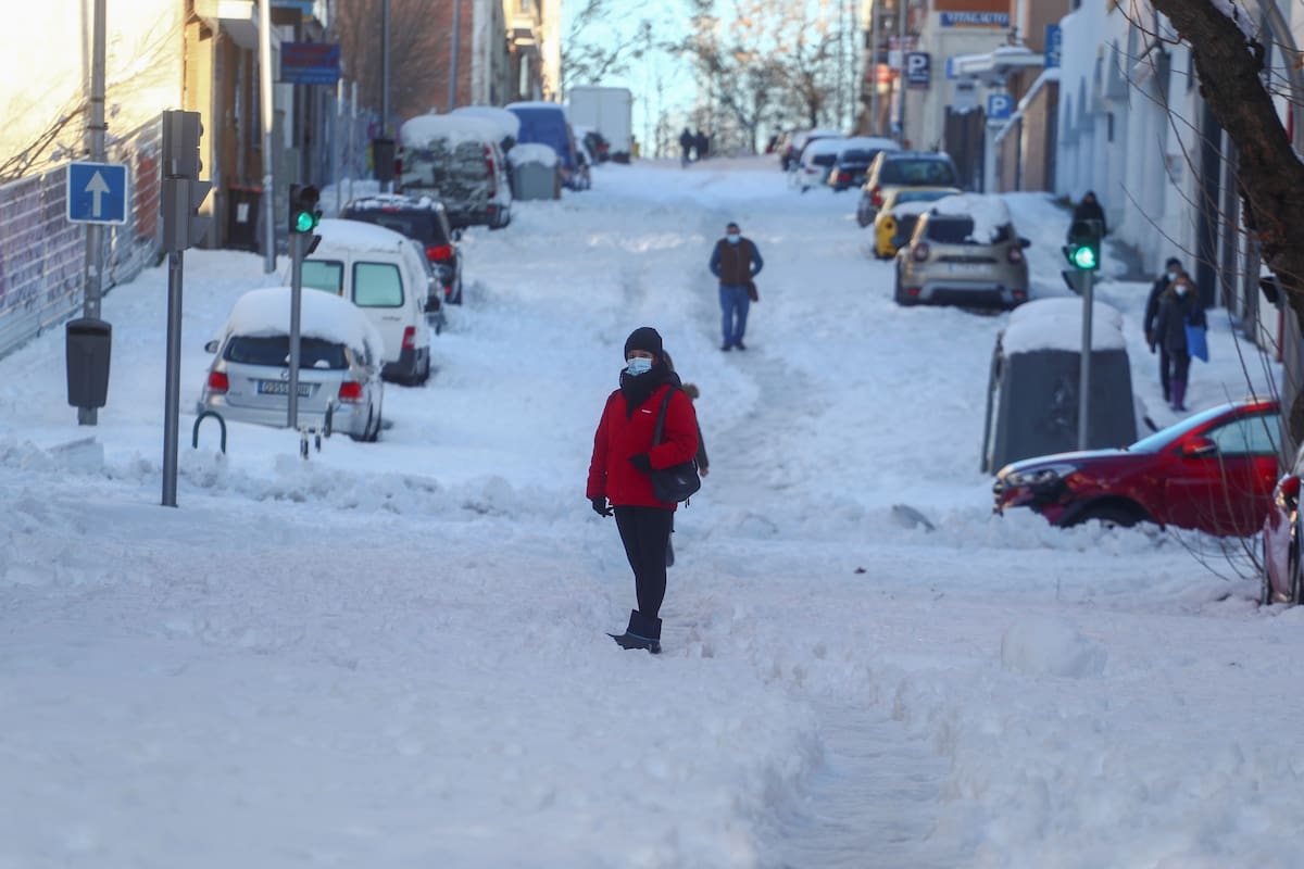 Un calle de Madrid, cubierta de nieve por el temporal Filomena