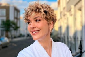 Qué es de la vida de Berguzar Korel, la protagonista de Las mil y una noches