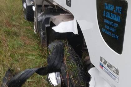 Un camión con leche sufrió la rotura de una cubierta en la ruta 11