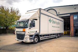 Un camión de la multinacional estadounidense Stericycle