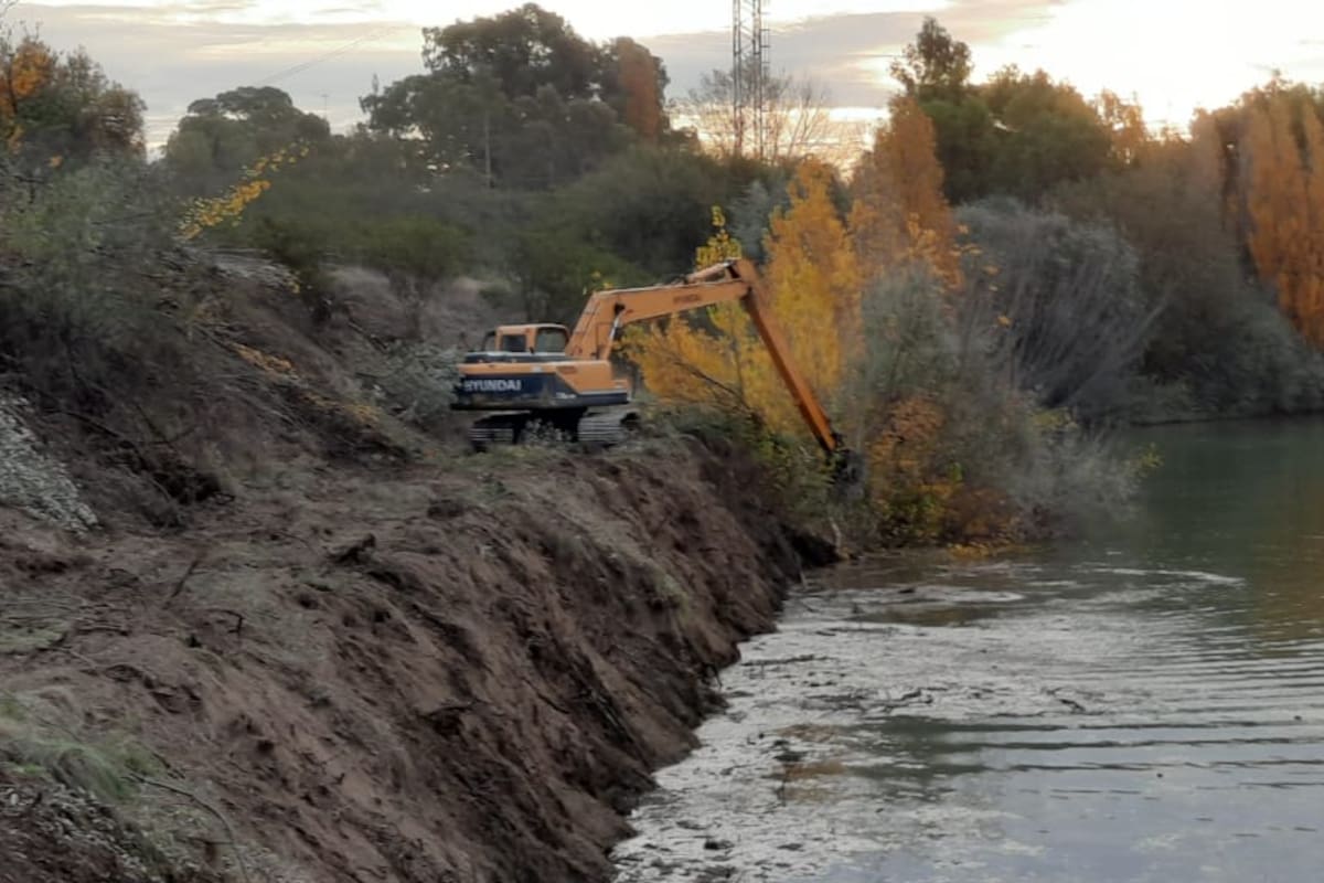 Un canal de riego del Valle Inferior de Río Negro. Foto: DPA Río Negro