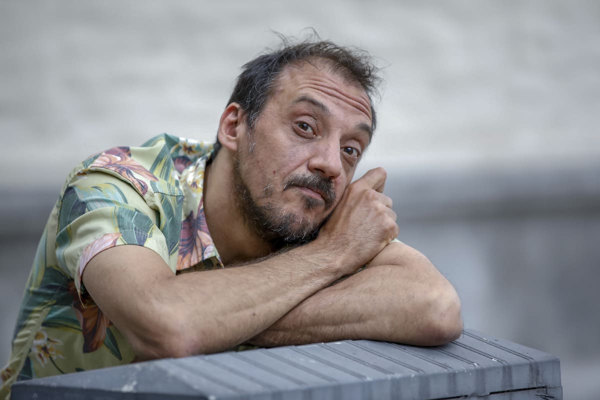 Un cantor bien alejado de la típica estampa del género