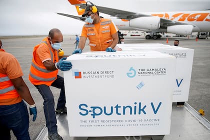 Un cargamento de Sputnik en el aeropuerto de Caracas