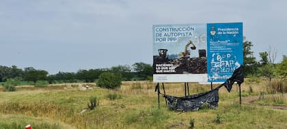 Un cartel en la ruta 5 que muestra el viejo proyecto de las PPP / Gentileza: Victoria Stok Capella