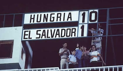 Un cartel para la historia en el estadio de Elche