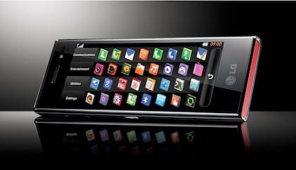 Un celular LG BL40 (2009) con una por entonces singular pantalla de formato 21:9
