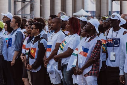 Un centenar de jóvenes de todo el mundo participaron del Not Alone en el Vaticano