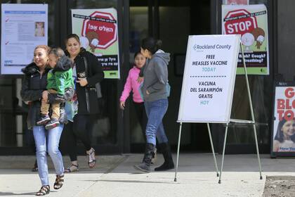Un centro de campaña para vacunación en Pomona, estado de Nueva York