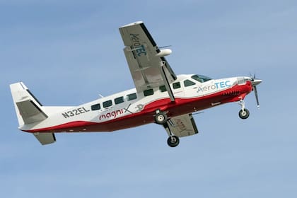 Un Cessna Grand Caravan modificado para llevar un motor eléctrico magni500; el costo de un vuelo de media hora pasa de 300 a 6 dólares