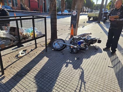 Un chico de 18 años mató al conductor de una moto.