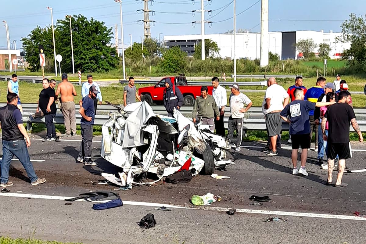 Un choque en autopista Ezeiza-Cañuelas dejó un saldo de un muerto y el tránsito completamente cortado en dirección al sur