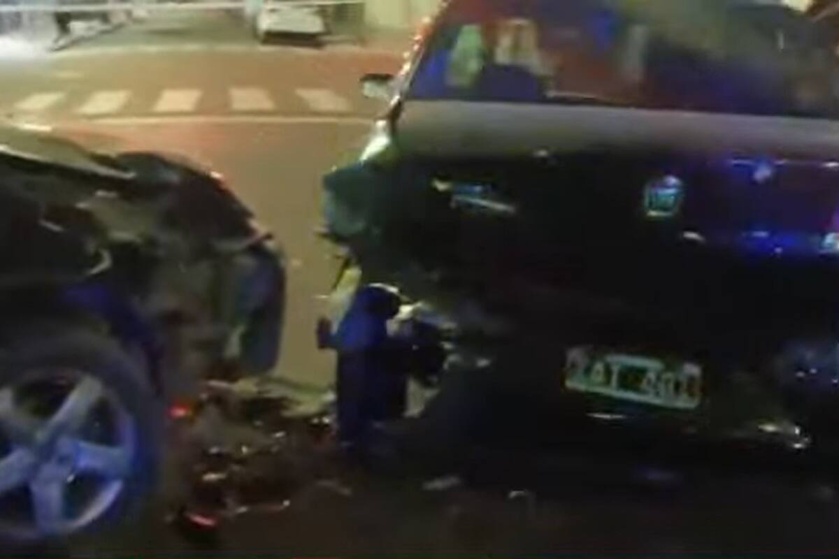 Un choque en cadena en Balvanera causó dos heridos y autos destrozados