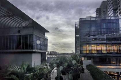 Un cielo oscuro el día de la tormenta