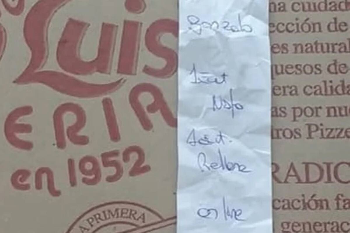 Un cliente de una pizzería de Córdoba manifestó su indignación en las redes sociales tras recibir un ticket con un supuesto insulto