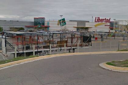 Un cliente disgustado atacó al empleado y lo amenazó con contagiarle coronavirus Fuente: Google Maps