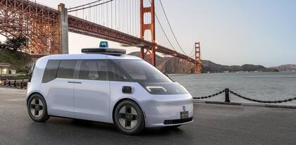 Un coche de Waymo; la niebla del Pacífico les jugó esta semana una mala pasada