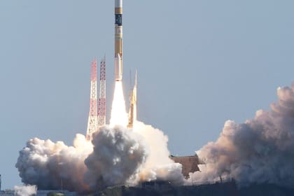 Un cohete H-IIA que transporta una pequeña sonda de superficie lunar y otros objetos despega del Centro Espacial Tanegashima en la isla Tanegashima, prefectura de Kagoshima, el 7 de septiembre de 2023