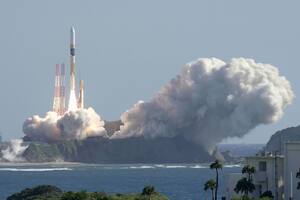 Un cohete HII-A sale de su plataforma de lanzamiento en el Centro Espacial Tanegashima en Kagoshima, en el sur de Japón, el jueves 7 de septiembre de 2023. (Kyodo News via AP)