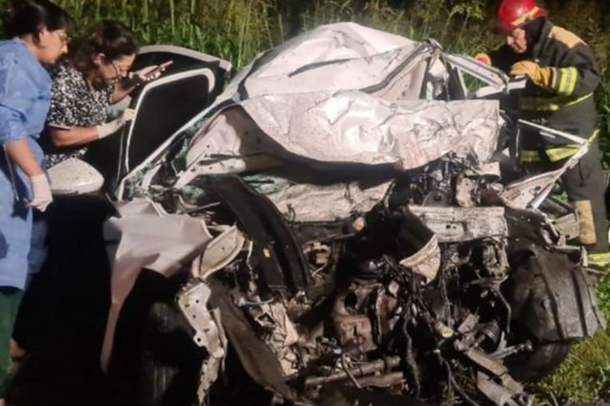 Un colectivo y un auto chocaron de frente entre Simbolar y San José de la Dormida en el norte cordobés