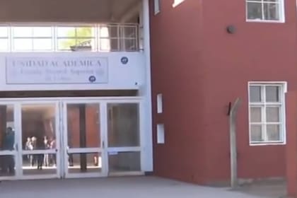 Un colegio de Lobos apartó a una docente luego de la viralización de un video donde se la ve maltratando a sus alumnos