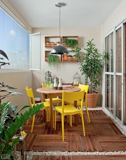 Un comedor diario en esta terraza cerrada